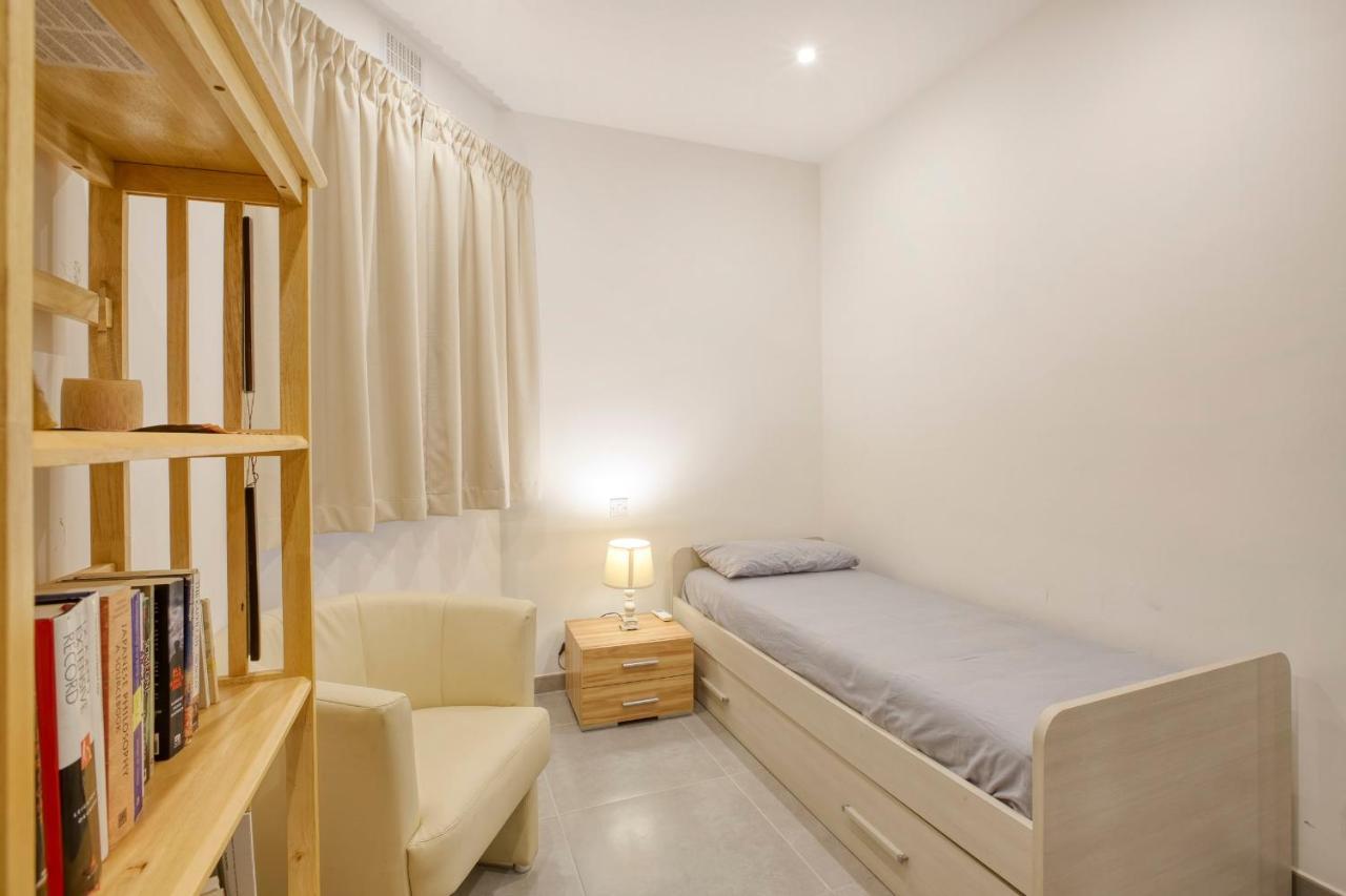 Apartment With Pool-Hosted By Sweetstay Zebbug  외부 사진